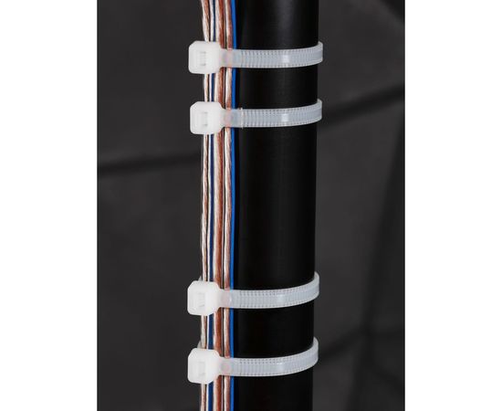 Нейлоновая хомут-стяжка с тройным замком REXANT 400x4,8 мм, белая, упаковка 100 шт. 67-0400 – изображение 3