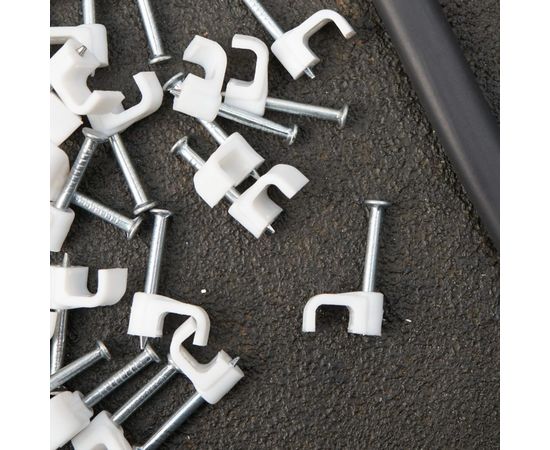 Плоский крепеж кабеля REXANT 6x4 мм, белый 50 шт 07-4206 – изображение 4