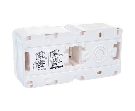 Розетка Legrand 2-м ОП Quteo 16А с защитной крышкой, защитные шторки, с заземлением IP44 белая Leg 782323 255251 – изображение 2
