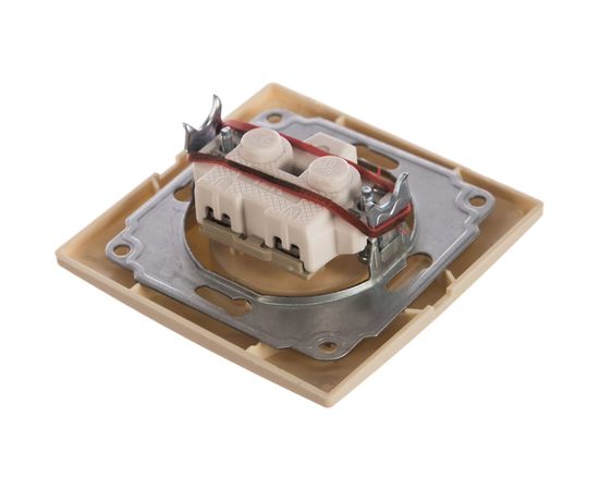 Розетка х1 IEK КВАРТА без заземления, в сборе, без шторки, кремовая ERK13-K33-10-DM – изображение 2