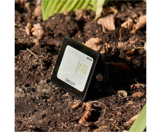 Светодиодный прожектор REXANT, 10 Вт 200–260В IP65 800 лм 6500 K холодный свет 605-001 – изображение 3