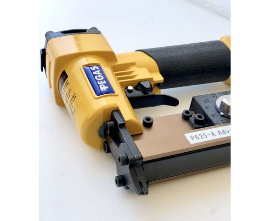 Шпилькозабивной пневмопистолет Pegas pneumatic P625 1043 – изображение 4
