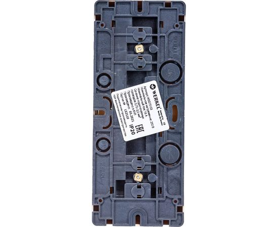 Тройная розетка с заземлением и шторками Werkel W5073103 a051554 – изображение 4