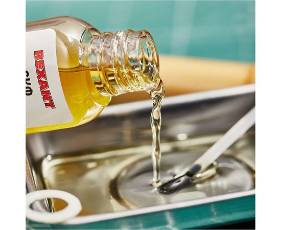 Флюс для пайки СКФ (30 мл) с кисточкой REXANT 09-3641 