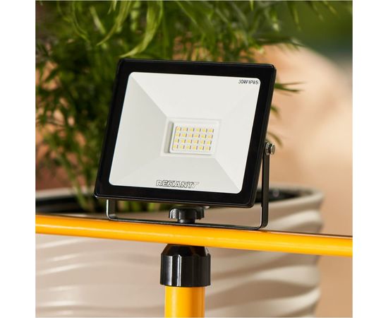 Светодиодный прожектор REXANT, 30Вт 200–260В IP65 2400лм 6500K холодный свет 605-003 – изображение 8