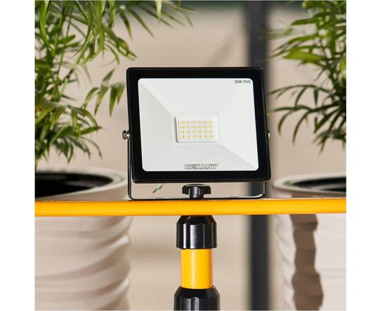 Светодиодный прожектор REXANT, 30Вт 200–260В IP65 2400лм 6500K холодный свет 605-003 – изображение 7