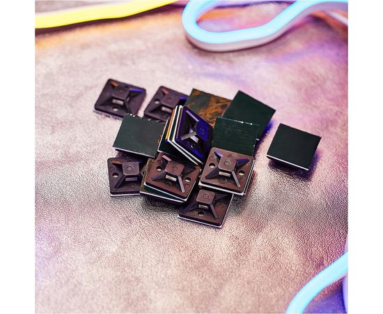 Самоклеящаяся площадка REXANT 25x25 мм, черная, упаковка 100 шт. 07-2026 – изображение 3