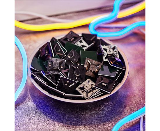 Самоклеящаяся площадка REXANT 25x25 мм, черная, упаковка 100 шт. 07-2026 – изображение 2