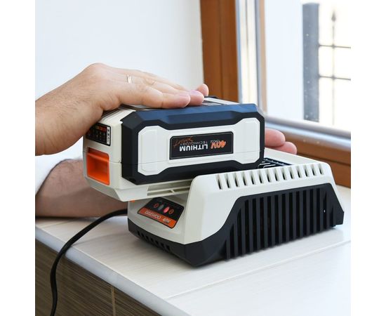 Универсальное зарядное устройство DAEWOO DACH 2040Li – изображение 3