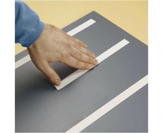 Клейкая двусторонняя лента BRAUBERG 19 мм х 10 м, на вспененной основе, 1 мм, прочная 606421 – изображение 2