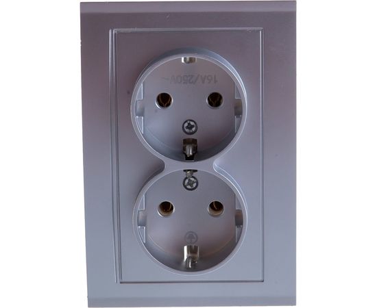 Двухместная розетка UNIVersal Бриллиант с/з серебро 7949780 