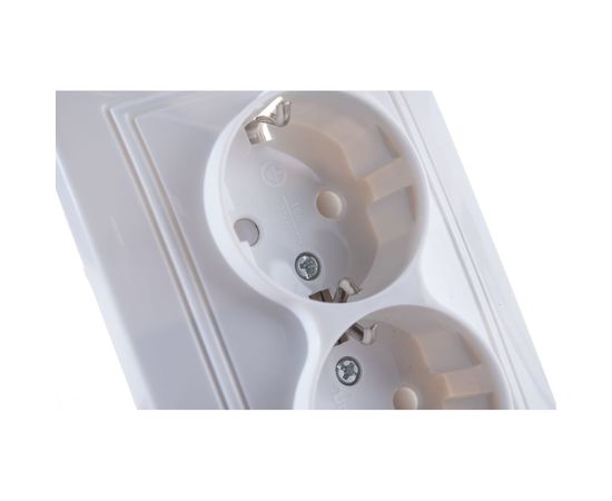 Двойная розетка с заземлением с защитными шторками, белая UNIVersal Севиль C0050 – изображение 4