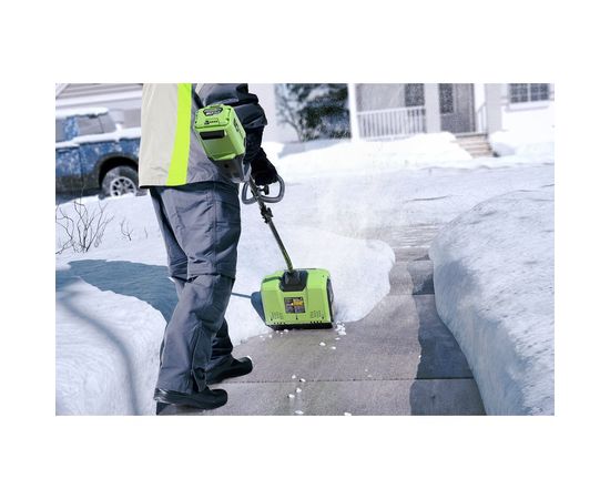 Бесщеточный аккумуляторный снегоуборщик GreenWorks 60V, 30 см 2602607 – изображение 3