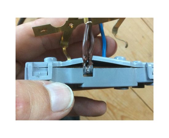 Силовой удлинитель на металлической катушке Inforce К4-Е-30 30 м 4 розетки с з/к 45130 – изображение 4