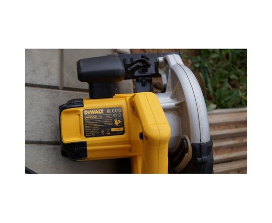 Дисковая пила DeWALT DWE 550 – изображение 8