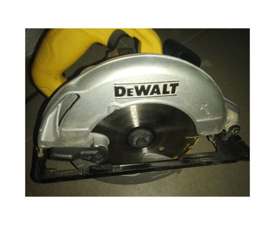 Дисковая пила DeWALT DWE 550 – изображение 5