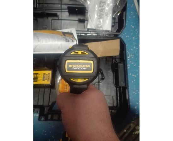 Бесщеточная дрель-шуруповерт Dewalt 18.0 В XR DCD777S2T – изображение 2