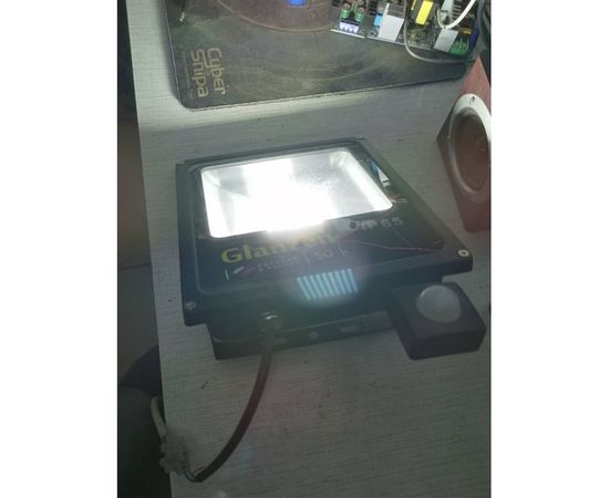 Светодиодный прожектор c датчиком движения GLANZEN FAD-0013-50 – изображение 6