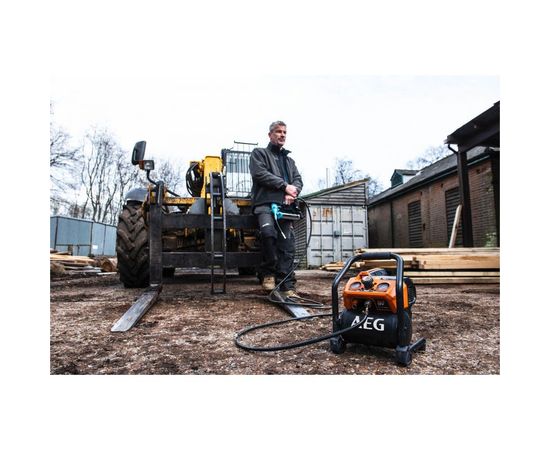 Бесщеточный аккумуляторный компрессор AEG BK18-38BL-0 4935471201 – изображение 2