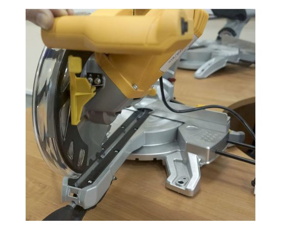 Торцовочная пила Энкор Корвет 8-310С 90081 – изображение 5