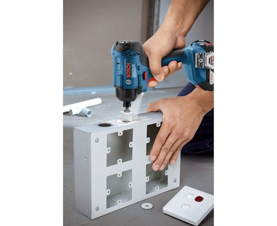 Аккумуляторные гайковерт Bosch GDR 180-LI 06019G5123 – изображение 4