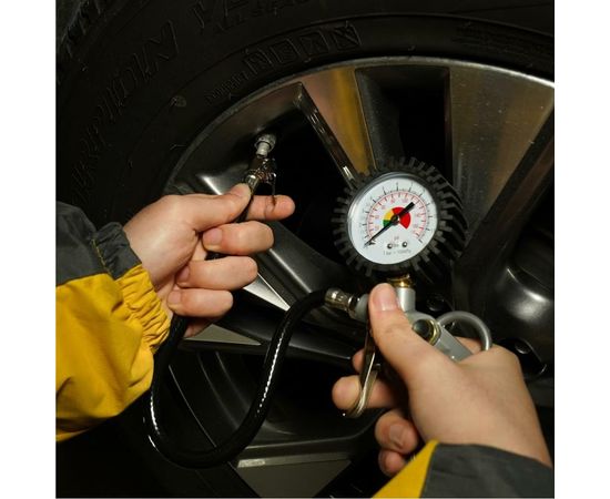 Пистолет для накачки с манометром DEKO DKTG01 018-1126 – изображение 6