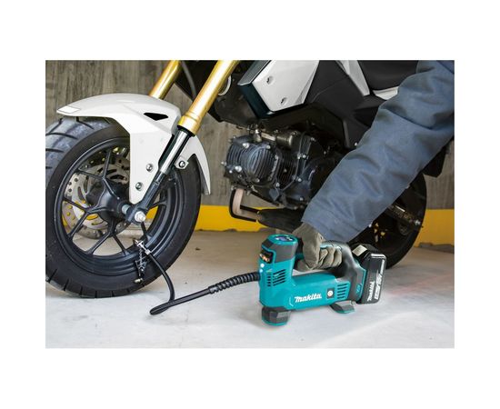 Автомобильный аккумуляторный компрессор Makita LXT 18 В DMP180Z – изображение 7