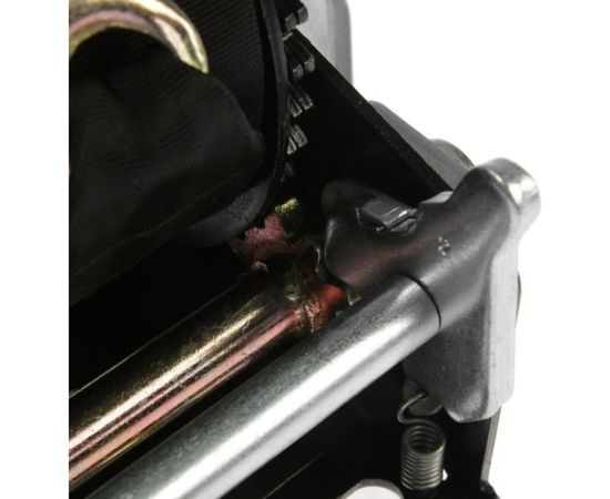 Ручная барабанная лебедка TUNDRA тяговая, 1000 кг, трос-ремень 10 метров 1002766 – изображение 2