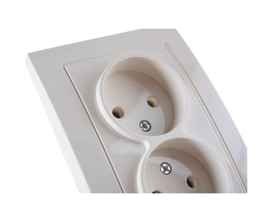 Двойная розетка без заземления, слоновая кость UNIVersal Бриллиант 7948738 – изображение 2