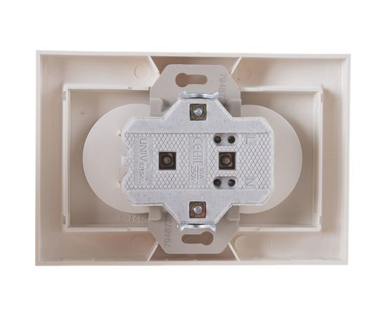 Двойная розетка без заземления, слоновая кость UNIVersal Бриллиант 7948738 – изображение 3