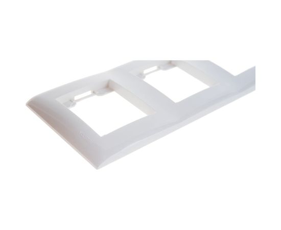 Рамка четырехместная вертикальная Volsten V01-11-A42-M Magenta 9969 – изображение 3