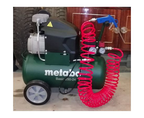 Масляный компрессор Metabo Basic 250-24 W 601533000 – изображение 5