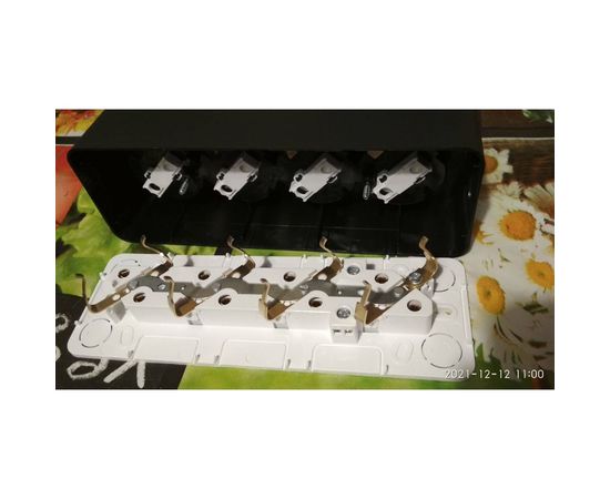 4-ая розетка Schneider Electric BLANCA открытой установки, с заземлением, без шторок, антрацит BLNRA011416 – изображение 6