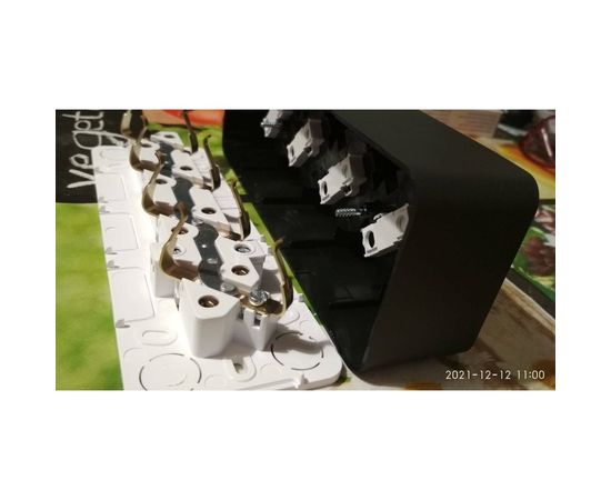 4-ая розетка Schneider Electric BLANCA открытой установки, с заземлением, без шторок, антрацит BLNRA011416 – изображение 7