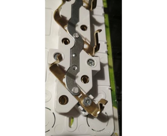 4-ая розетка Schneider Electric BLANCA открытой установки, с заземлением, без шторок, антрацит BLNRA011416 – изображение 9