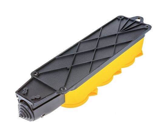 Трехместная розетка IEK РБ33-1-0м ОМЕГА, IP44, жёлтая PKR61-016-2-K05 – изображение 2