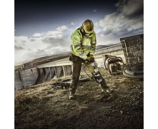 Отбойный молоток DEWALT D 25902 K – изображение 3