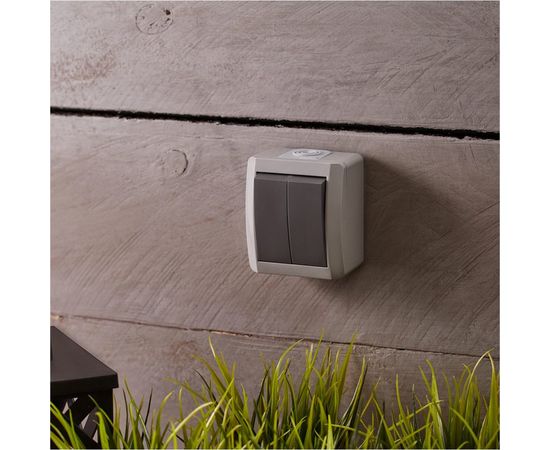 Двухклавишный накладной выключатель KRANZ IP54 серый KR-78-0609 – изображение 2