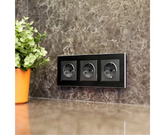 Розетка Werkel W1171104 с заземлением и шторками графит a050750 – изображение 10