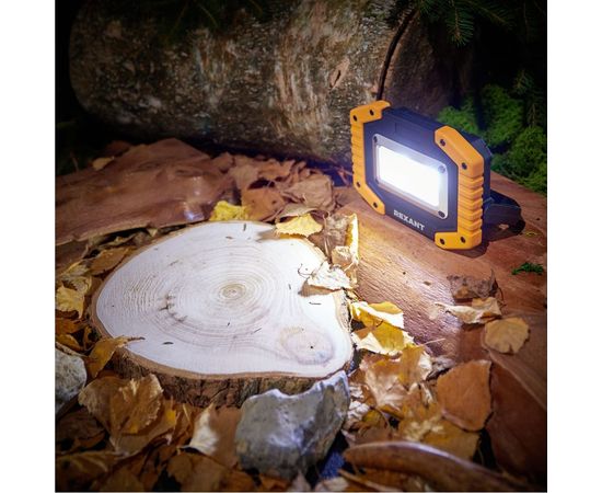 Аккумуляторный светодиодный противоударный прожектор REXANT 20 Вт с power bank 18650x2 75-1700 – изображение 8