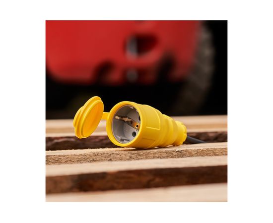 Переносная влагозащищенная розетка REXANT с крышкой, с заземлением, 16 А, IP44, каучук желтая 111-122 – изображение 5