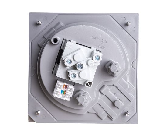 Влагостойкая основа с розеткой Simon, IP66 2PE Schuko К45 RJ45 5e UTP с замком, сталь KSE15USEC-23-72 – изображение 5