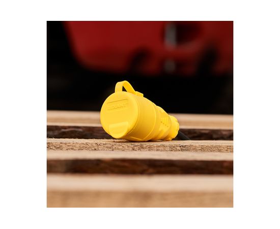 Переносная влагозащищенная розетка REXANT с крышкой, с заземлением, 16 А, IP44, каучук желтая 111-122 – изображение 6