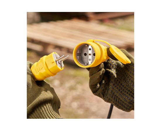 Переносная влагозащищенная розетка REXANT с крышкой, с заземлением, 16 А, IP44, каучук желтая 111-122 – изображение 7