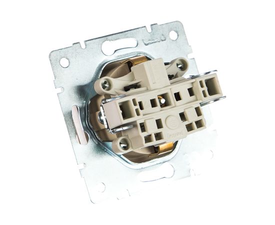 Розетка Lezard KARINA с заземлением, с крышкой, ПБТ, кремовый 707-0388-123B – изображение 3