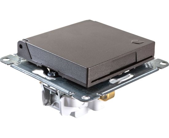 Розетка Schneider Electric AtlasDesign Мокко с заземлением, со шторками, с крышкой, 16А ATN000646 – изображение 4