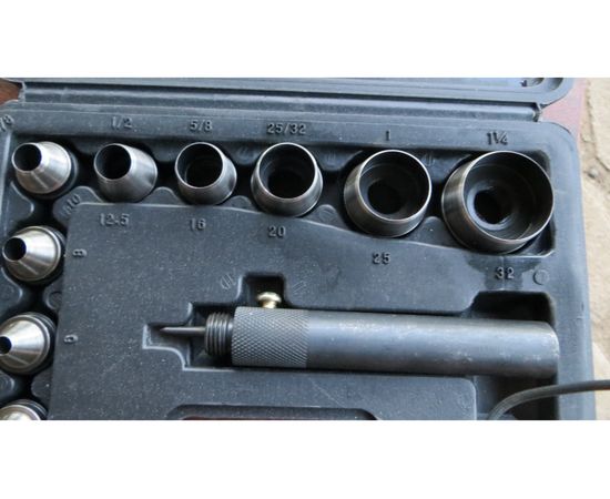 Набор просечек в пластиковом футляре Автоdело 5.0-32.0 мм 10 предметов 40418 12635 – изображение 4