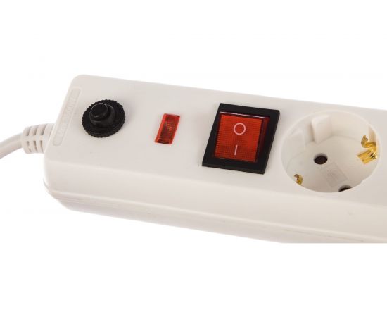 Сетевой фильтр с выключателем IEK СФ-05К 5 розеток с заземлением шнур 5м WFP10-16-05-05-N 9376676 – изображение 3