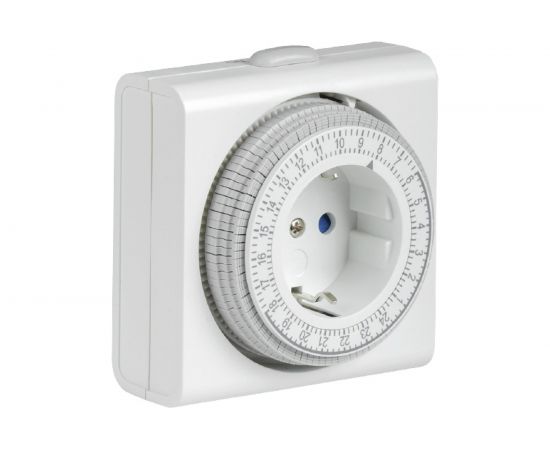 Розетка-таймер IEK РТМ-3 механический, 15мин, 24ч, 96on/off, 16А, IP20 ERT-21-1-16-S-15-0-20-K01 
