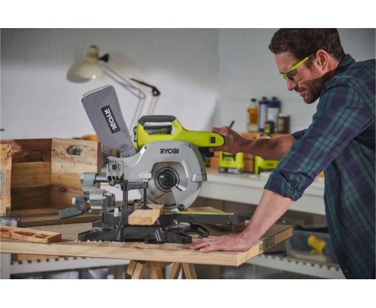 Аккумуляторная торцовочно-усовочная пила Ryobi ONE+ R18MS216-0 5133003597 – изображение 4